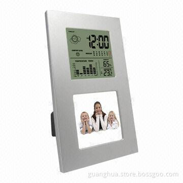 Table clock with weather station and humidity display